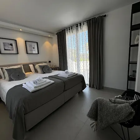 Bliss - Luxury 4-bedroom With Garden, Private Pool & Jacuzzi, Marbesa Near- 5 Min To The Cabopino *