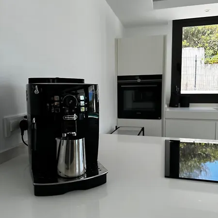 Villa Bliss - Luxury 4-bedroom With Garden, Private Pool & Jacuzzi, Marbesa Near- 5 Min To The Cabopino
