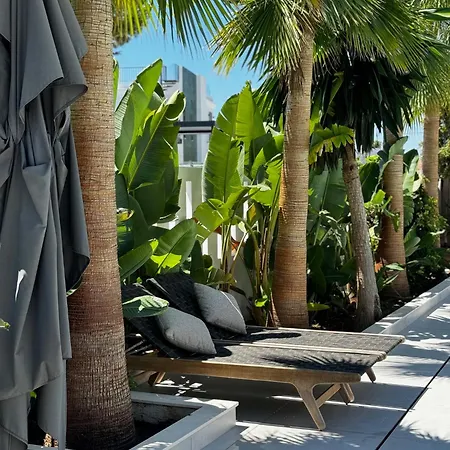 Bliss - Luxury 4-bedroom With Garden, Private Pool & Jacuzzi, Marbesa Near- 5 Min To The Cabopino * Marbella