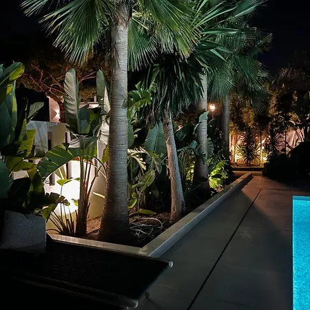 Villa Bliss - Luxury 4-bedroom With Garden, Private Pool & Jacuzzi, Marbesa Near- 5 Min To The Cabopino
