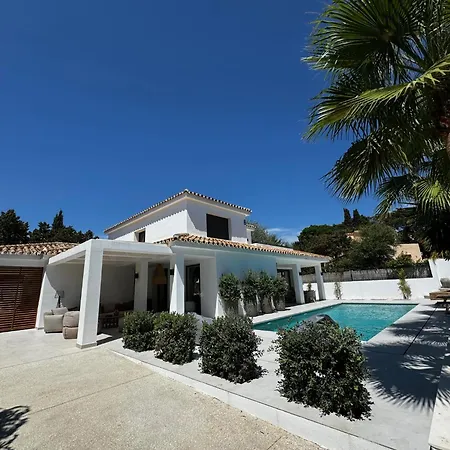 Bliss - Luxury 4-bedroom With Garden, Private Pool & Jacuzzi, Marbesa Near- 5 Min To The Cabopino *