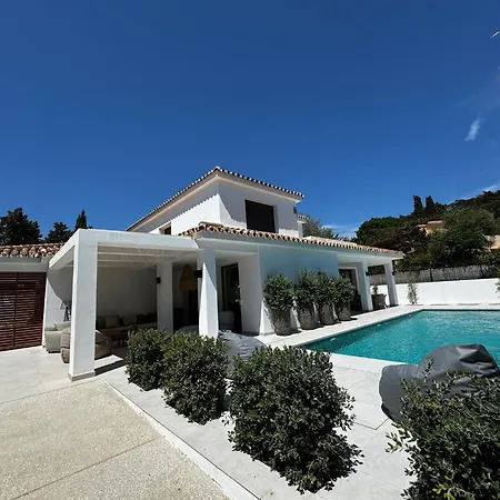 Bliss - Luxury 4-bedroom With Garden, Private Pool & Jacuzzi, Marbesa Near- 5 Min To The Cabopino