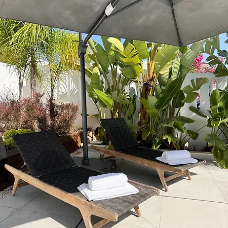 Bliss - Luxury 4-bedroom With Garden, Private Pool & Jacuzzi, Marbesa Near- 5 Min To The Cabopino Villa